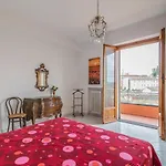 Guesthost - Comfy Flat Steps Away From Station Siena