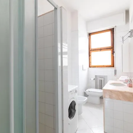 Comfy Flat Steps Away From Station! Apartment *