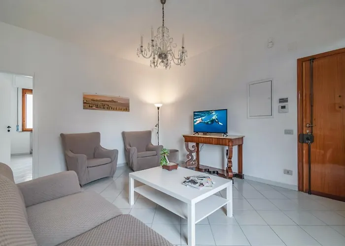Apartamento Guesthost - Comfy Flat Steps Away From Station *